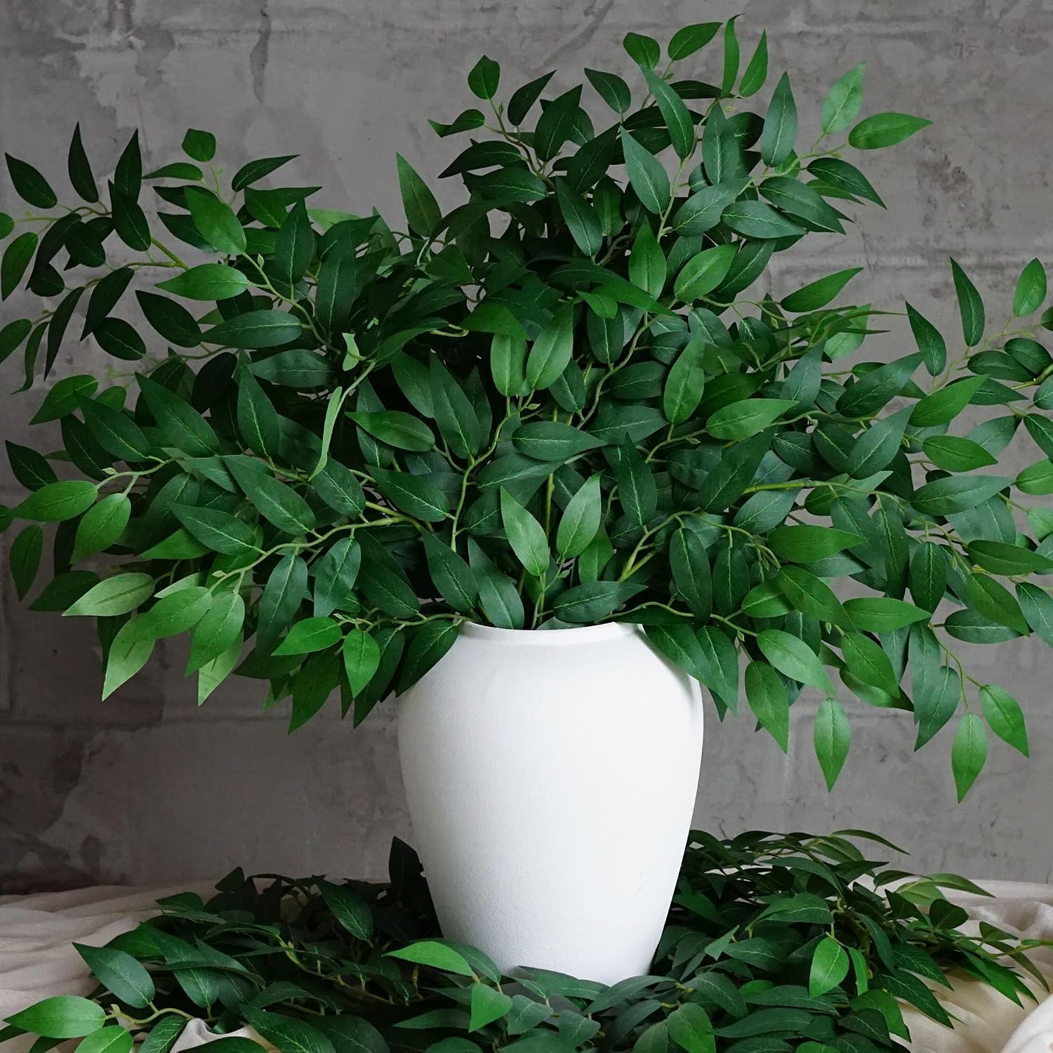 Ruscus Stem Faux - 130 sztuk sztucznych gałązek włoskiego ruscusa